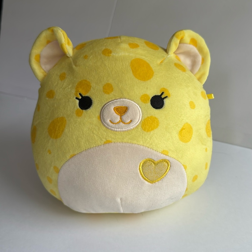 Lexi (heart) Squishmallow 8”